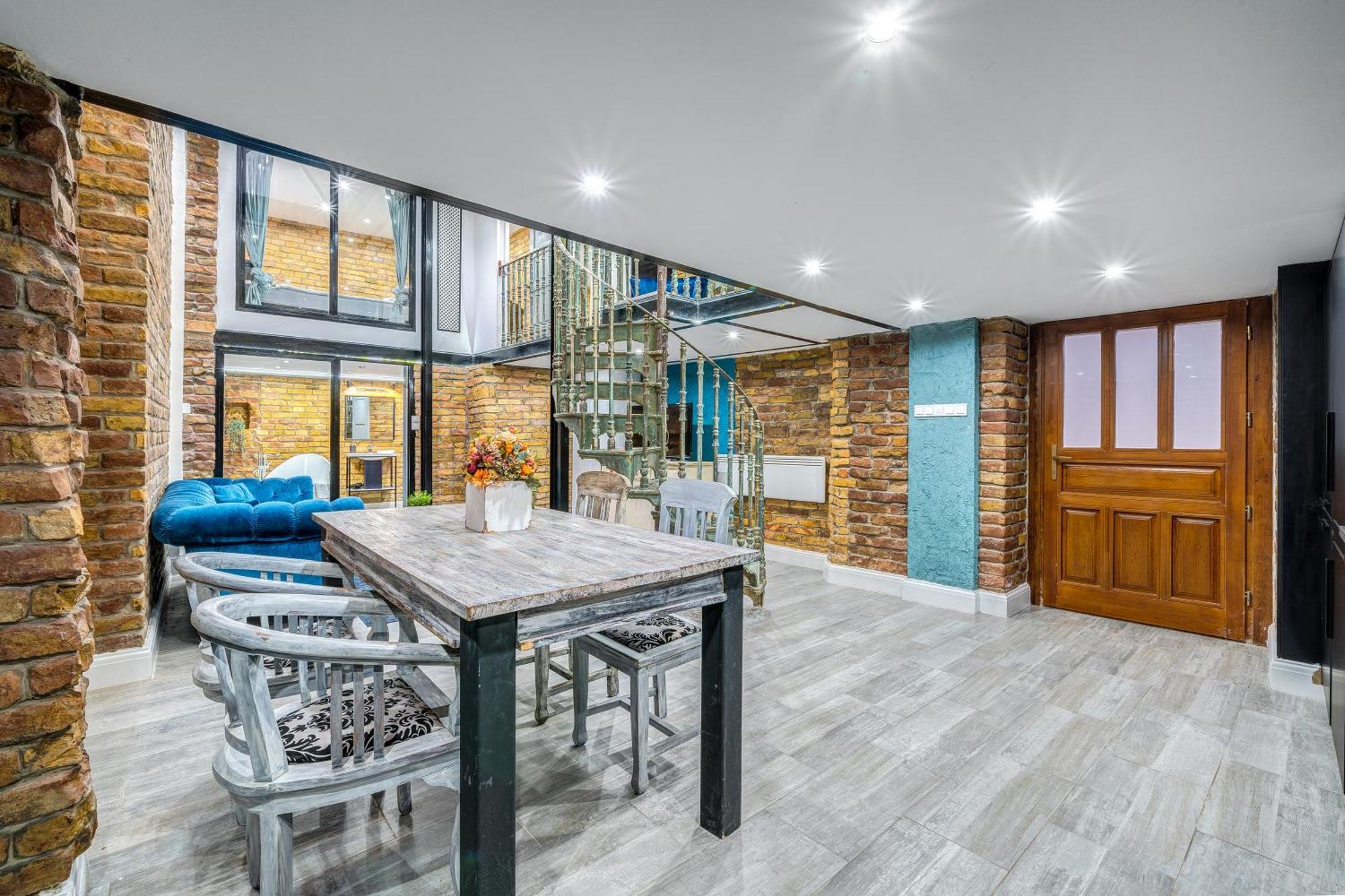 City Center Loft Haven: Modern Elegance Budapest Esterno foto