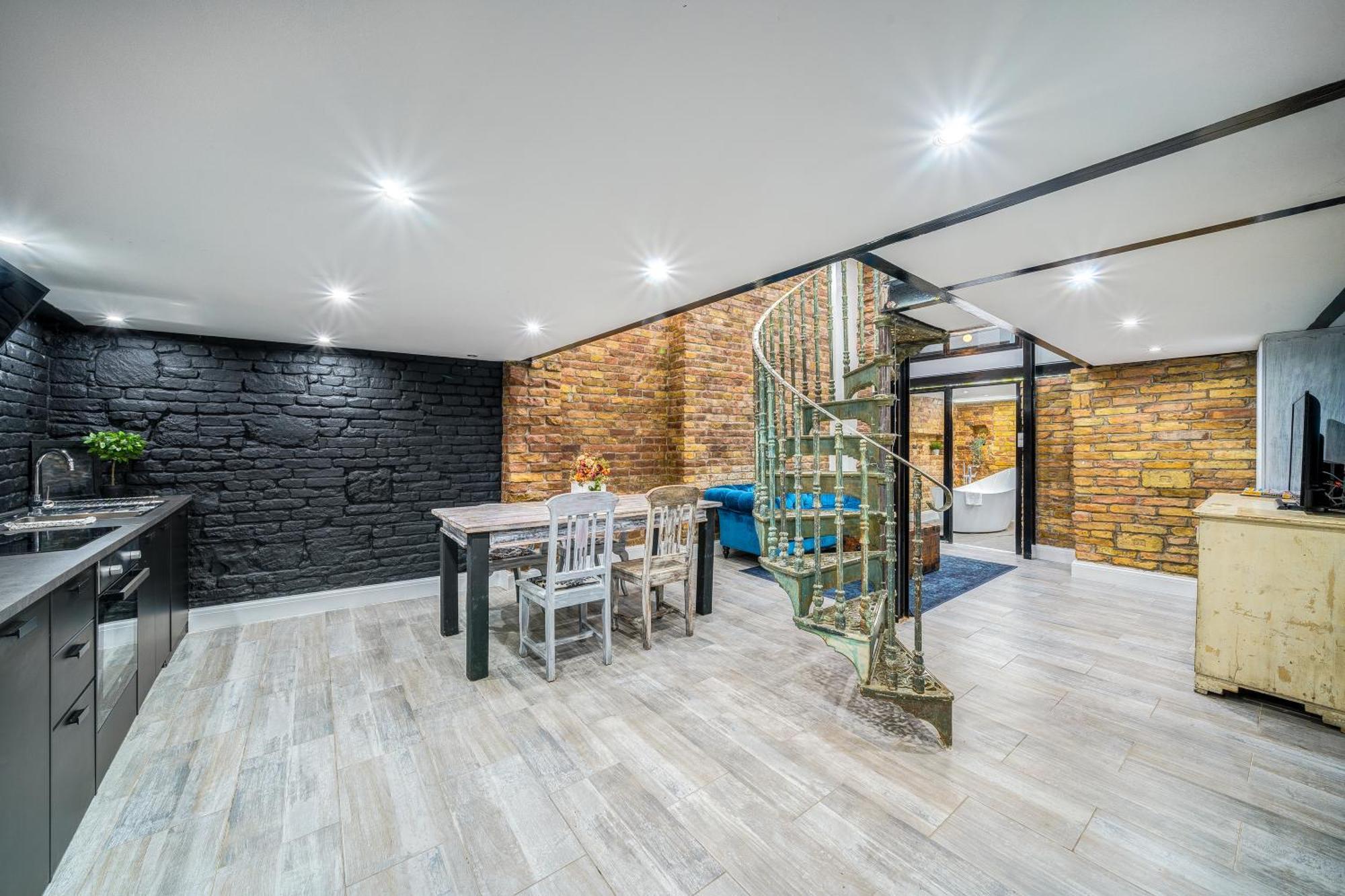 City Center Loft Haven: Modern Elegance Budapest Esterno foto