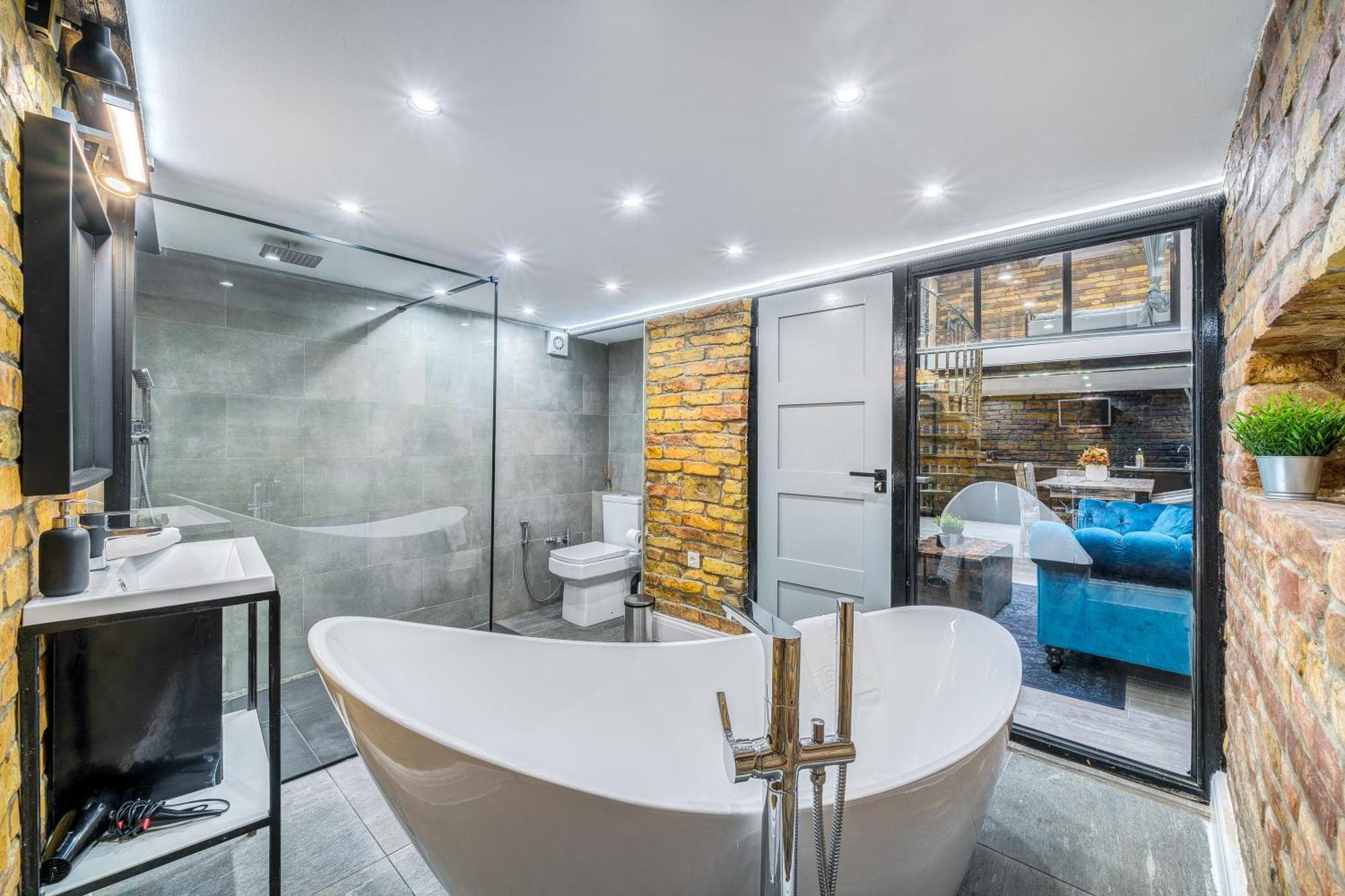 City Center Loft Haven: Modern Elegance Budapest Esterno foto