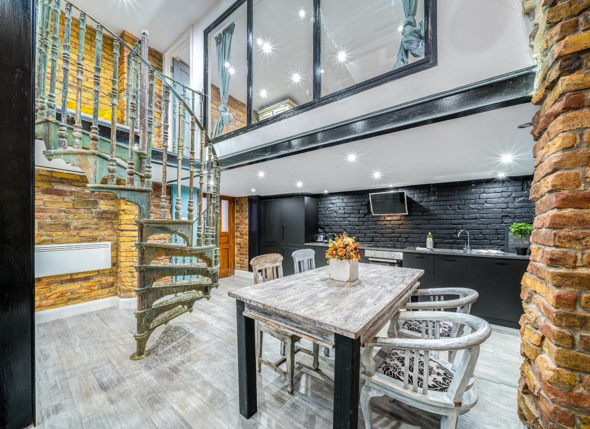 City Center Loft Haven: Modern Elegance Budapest Esterno foto