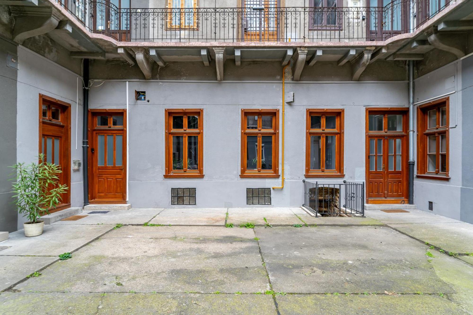 City Center Loft Haven: Modern Elegance Budapest Esterno foto