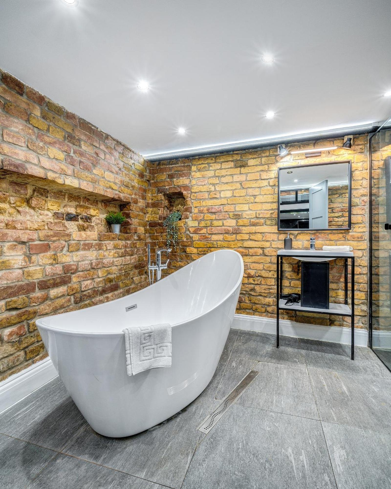 City Center Loft Haven: Modern Elegance Budapest Esterno foto
